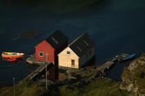 Maisons proche de Bergen. © Philip Plisson / Plisson La Trinité / AA08162 - Photo Galleries - Small boat