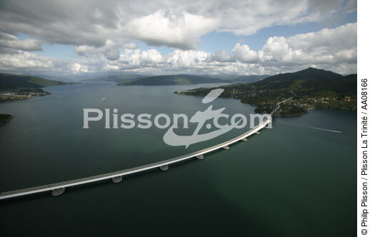 Environ de Bergen. - © Philip Plisson / Plisson La Trinité / AA08166 - Photo Galleries - Bridge