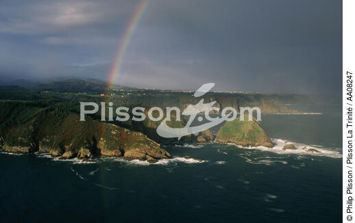 Les Asturies en Espagne. - © Philip Plisson / Plisson La Trinité / AA08247 - Photo Galleries - Rainbow