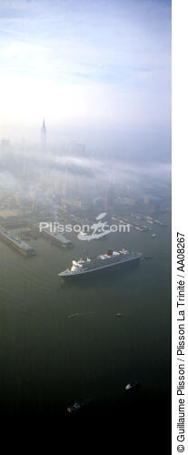 Le Queen Mary 2 à New-York. - © Guillaume Plisson / Plisson La Trinité / AA08267 - Photo Galleries - Passenger Liner