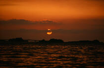 Coucher de soleil sur Roscoff. © Philip Plisson / Plisson La Trinité / AA08270 - Photo Galleries - Roscoff
