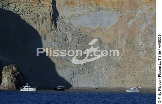 L'île de Ponza. - © Philip Plisson / Plisson La Trinité / AA08339 - Nos reportages photos - Vedette