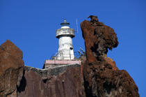 Phare devant l'île de Stromboli. © Philip Plisson / Plisson La Trinité / AA08387 - Nos reportages photos - Ile [It]