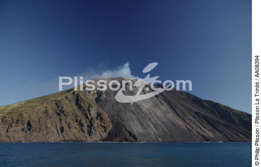 Le volcan Stromboli. - © Philip Plisson / Plisson La Trinité / AA08394 - Photo Galleries - Volcano