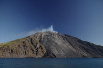 Le volcan Stromboli. © Philip Plisson / Plisson La Trinité / AA08394 - Nos reportages photos - Montagne