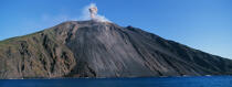 Le volcan Stromboli. © Philip Plisson / Plisson La Trinité / AA08398 - Nos reportages photos - Type vue