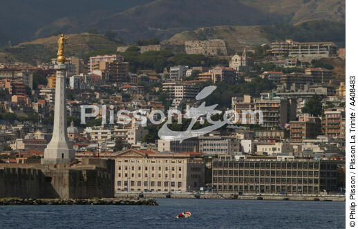 Messine en Sicile. - © Philip Plisson / Plisson La Trinité / AA08483 - Nos reportages photos - Statue