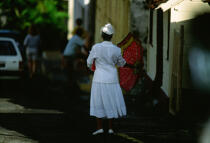 Sortie de messe à la Martinique. © Philip Plisson / Plisson La Trinité / AA08501 - Photo Galleries - Woman