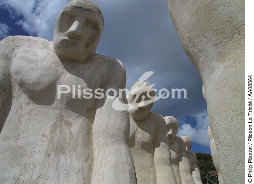 Statue à la pointe des emmigrés. - © Philip Plisson / Plisson La Trinité / AA08564 - Nos reportages photos - Martinique [la]