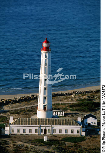 Le phare de Santa Maria au Portugal. - © Philip Plisson / Plisson La Trinité / AA08572 - Nos reportages photos - Phare [Por]