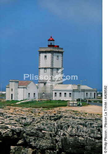 Le phare de Cabo Cavoeiro au Portugal. - © Philip Plisson / Plisson La Trinité / AA08582 - Nos reportages photos - Site [Por]