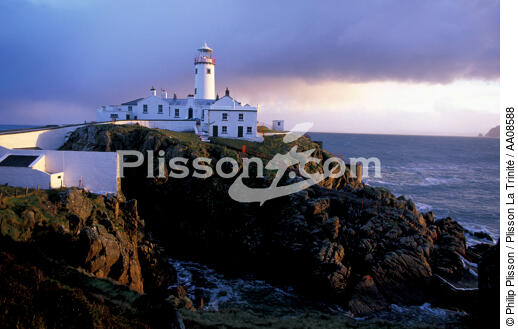 Le phare de Fanad Head en Irlande. - © Philip Plisson / Plisson La Trinité / AA08588 - Nos reportages photos - Irlande