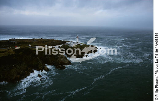 Le phare de Fanad Head en Irlande. - © Philip Plisson / Plisson La Trinité / AA08589 - Nos reportages photos - Irlande