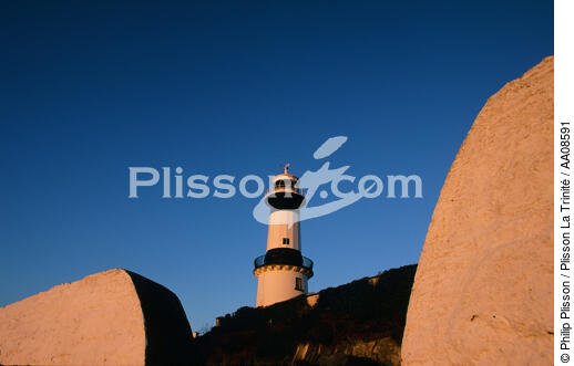 Le phare d'Inishowen en Irlande. - © Philip Plisson / Plisson La Trinité / AA08591 - Photo Galleries - Foreign country
