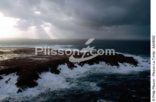 Le phare de Tory Island en Irlande. - © Philip Plisson / Plisson La Trinité / AA08592 - Nos reportages photos - Phares Irlande