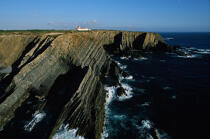 Le phare de Sardao au Portugal. © Philip Plisson / Plisson La Trinité / AA08599 - Photo Galleries - Foreign country