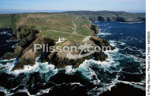 Le phare d'Arranmore en Irlande. - © Philip Plisson / Plisson La Trinité / AA08605 - Nos reportages photos - Irlande, l'île verte