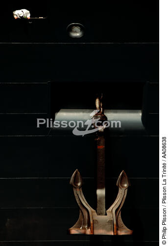 L'ancre du Queen Mary 2. - © Philip Plisson / Plisson La Trinité / AA08638 - Nos reportages photos - Paquebot