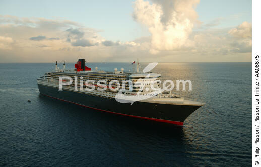 Le Queen Mary 2 aux Antilles. - © Philip Plisson / Plisson La Trinité / AA08675 - Photo Galleries - Passenger Liner