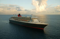Le Queen Mary 2 aux Antilles. © Philip Plisson / Plisson La Trinité / AA08675 - Photo Galleries - Cruise