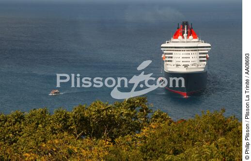 Le Queen Mary II aux Antilles. - © Philip Plisson / Plisson La Trinité / AA08693 - Nos reportages photos - Croisière