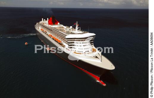 Le Queen Mary II aux Antilles. - © Philip Plisson / Plisson La Trinité / AA08694 - Photo Galleries - West indies [The]