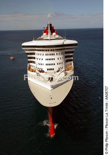 Le Queen Mary II. - © Philip Plisson / Plisson La Trinité / AA08707 - Nos reportages photos - Paquebot