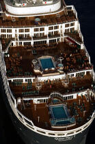 Le Queen Mary II. © Philip Plisson / Plisson La Trinité / AA08709 - Photo Galleries - Cruise
