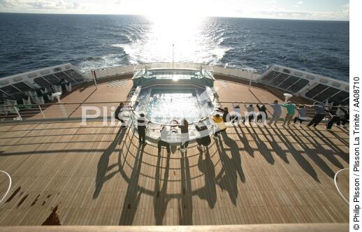 A bord du Queen Mary II. - © Philip Plisson / Plisson La Trinité / AA08710 - Nos reportages photos - Croisière