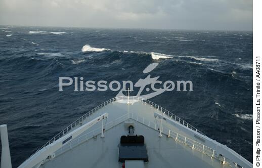 1 st depression for the Queen Mary II. - © Philip Plisson / Plisson La Trinité / AA08711 - Photo Galleries - Storm at sea