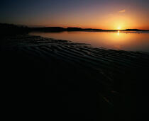 Coucher de soleil sur la plage du Men Du. © Philip Plisson / Plisson La Trinité / AA08853 - Photo Galleries - Sunset