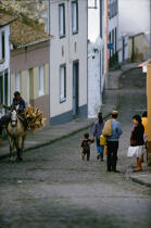 Scène de rue aux Açores. © Philip Plisson / Plisson La Trinité / AA08867 - Nos reportages photos - Homme