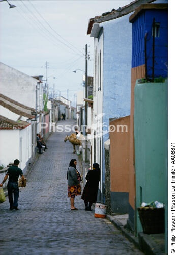 Scène de rue aux Açores. - © Philip Plisson / Plisson La Trinité / AA08871 - Photo Galleries - Keywords