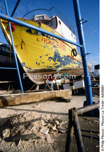 Restauration de bateaux aux Açores. - © Philip Plisson / Plisson La Trinité / AA08881 - Photo Galleries - Shipyards