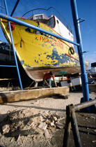 Restauration de bateaux aux Açores. © Philip Plisson / Plisson La Trinité / AA08881 - Nos reportages photos - Homme