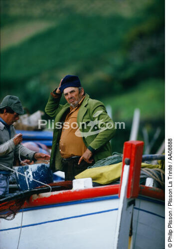 Pêcheur aux Açores. - © Philip Plisson / Plisson La Trinité / AA08888 - Photo Galleries - Sao Miguel