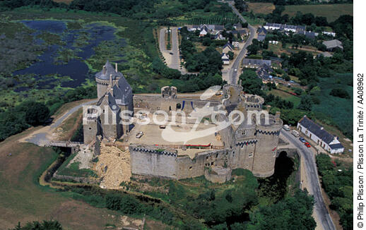 Le château de Suscinio avant sa rénovation. - © Philip Plisson / Plisson La Trinité / AA08962 - Photo Galleries - Keywords