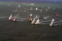 9 novembre 2002 : départ en fanfare pour la Route du Rhum 2002. © Philip Plisson / Plisson La Trinité / AA08977 - Photo Galleries - Sailing Race