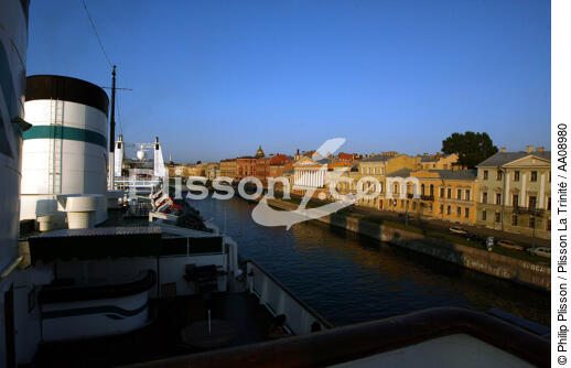 Fin de journée sur Saint-Pétersbourg. - © Philip Plisson / Plisson La Trinité / AA08980 - Nos reportages photos - Paquebot