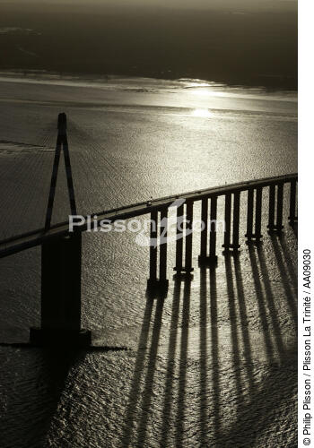 Le pont de Saint-Nazaire. - © Philip Plisson / Plisson La Trinité / AA09030 - Photo Galleries - Site of Interest [44]