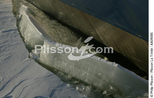 Brise-glace en Mer Baltique. - © Philip Plisson / Plisson La Trinité / AA09085 - Nos reportages photos - Brise-glace