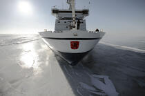 Icebreaker in the Baltic Sea. © Philip Plisson / Plisson La Trinité / AA09087 - Photo Galleries - Foreign country