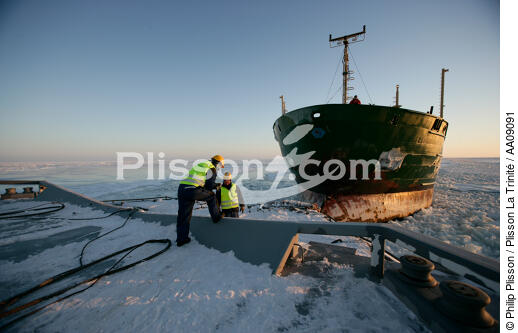Brise-glace en Mer Baltique. - © Philip Plisson / Pêcheur d’Images / AA09091 - Nos reportages photos - Brise Glace en mer Baltique