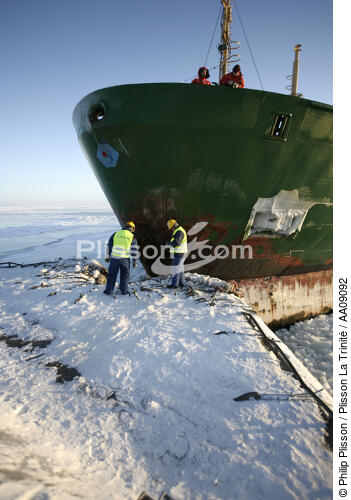 Brise-glace en Mer Baltique. - © Philip Plisson / Plisson La Trinité / AA09092 - Photo Galleries - Icebreaker