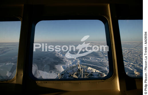 Brise-glace en Mer Baltique. - © Philip Plisson / Plisson La Trinité / AA09094 - Nos reportages photos - Brise-glace