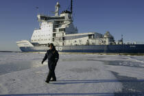 Brise-glace en Mer Baltique. © Philip Plisson / Plisson La Trinité / AA09098 - Photo Galleries - Ocean