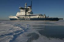 Brise-glace en Mer Baltique. © Philip Plisson / Plisson La Trinité / AA09099 - Nos reportages photos - Brise-glace