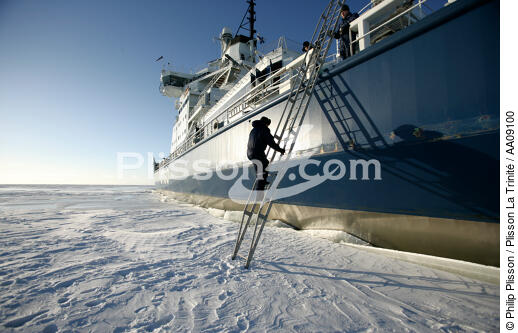 Icebreaker in the Baltic Sea. - © Philip Plisson / Plisson La Trinité / AA09100 - Photo Galleries - Gulf of Bothnia