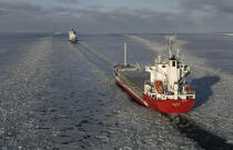 Icebreaker in the Baltic Sea. © Philip Plisson / Plisson La Trinité / AA09108 - Photo Galleries - Ocean