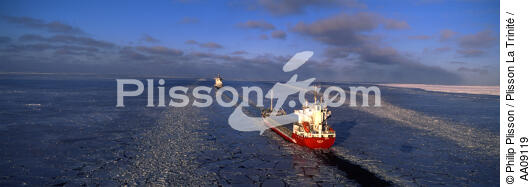 Maritime route in the Baltic Sea. - © Philip Plisson / Plisson La Trinité / AA09119 - Photo Galleries - Baltic sea